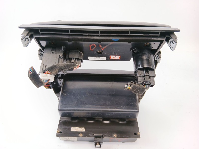 Recambio de consola central para hyundai trajet (fo) 2.0 16v cat referencia OEM IAM 84741-3A030  
