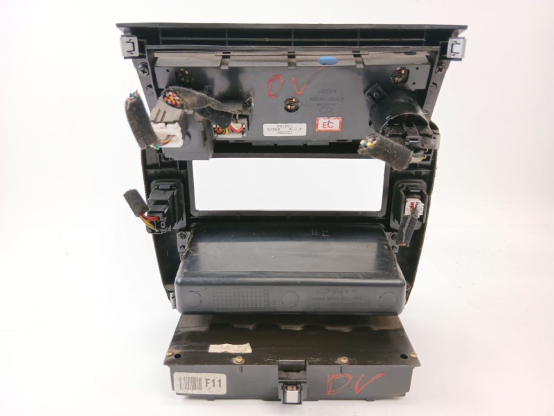 Recambio de consola central para hyundai trajet (fo) 2.0 16v cat referencia OEM IAM 84741-3A030  