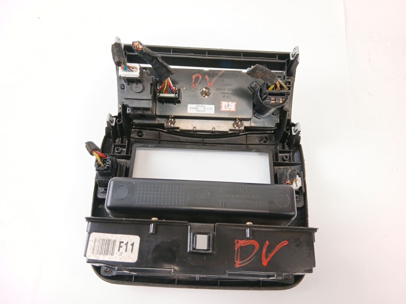 Recambio de consola central para hyundai trajet (fo) 2.0 16v cat referencia OEM IAM 84741-3A030  