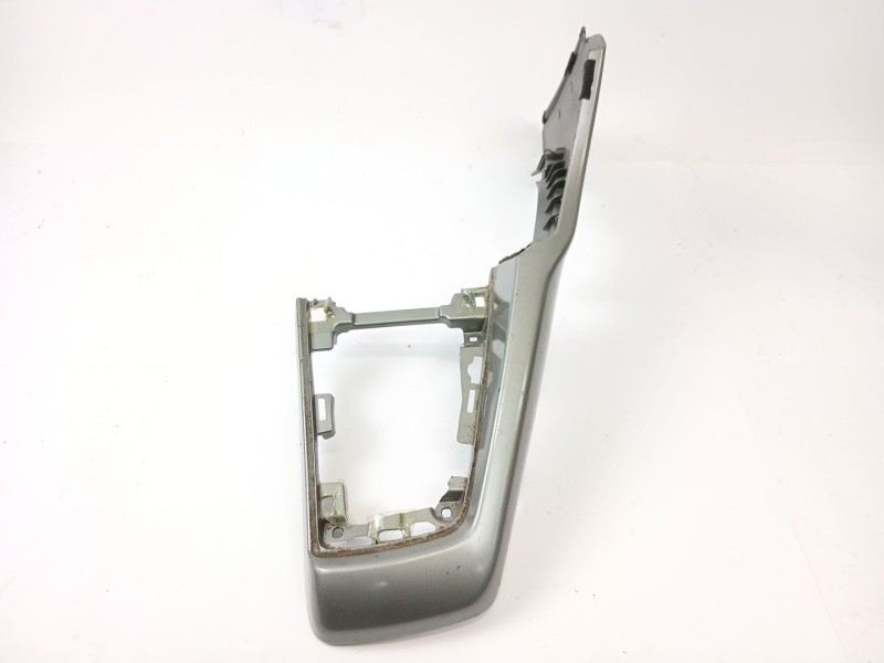 Recambio de moldura para ford focus iii sedán 1.6 tdci referencia OEM IAM BM51A045H92  