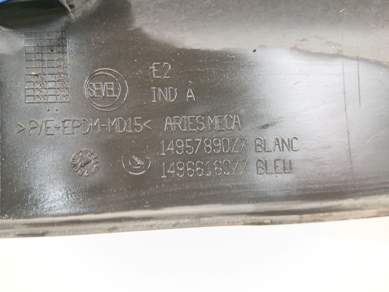 Recambio de moldura para citroën jumpy 2.0 hdi referencia OEM IAM 1495789077  