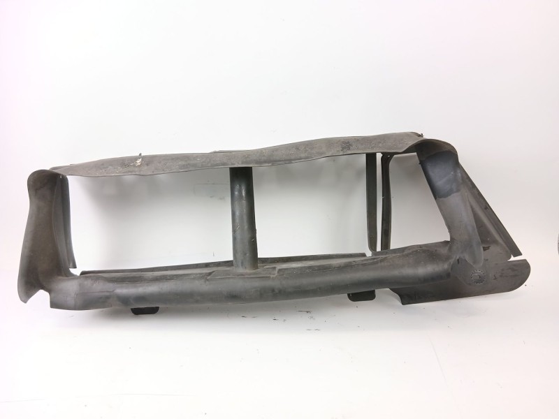 Recambio de moldura para ford focus iii sedán 1.6 tdci referencia OEM IAM BM518314C  