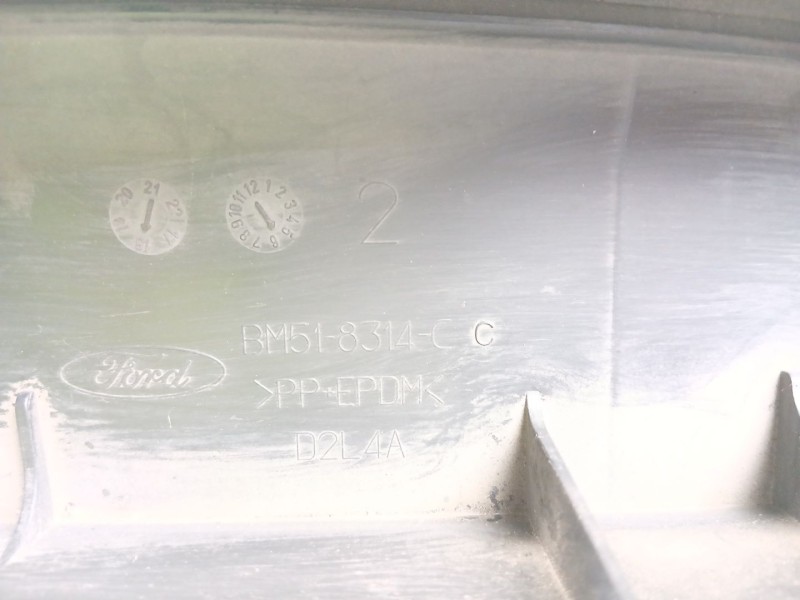 Recambio de moldura para ford focus iii sedán 1.6 tdci referencia OEM IAM BM518314C  