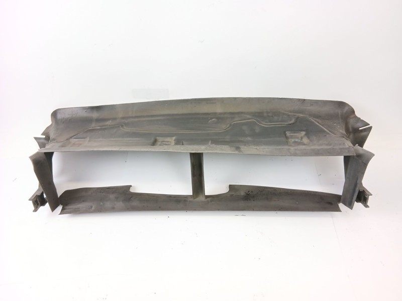 Recambio de moldura para ford focus iii sedán 1.6 tdci referencia OEM IAM BM518312  