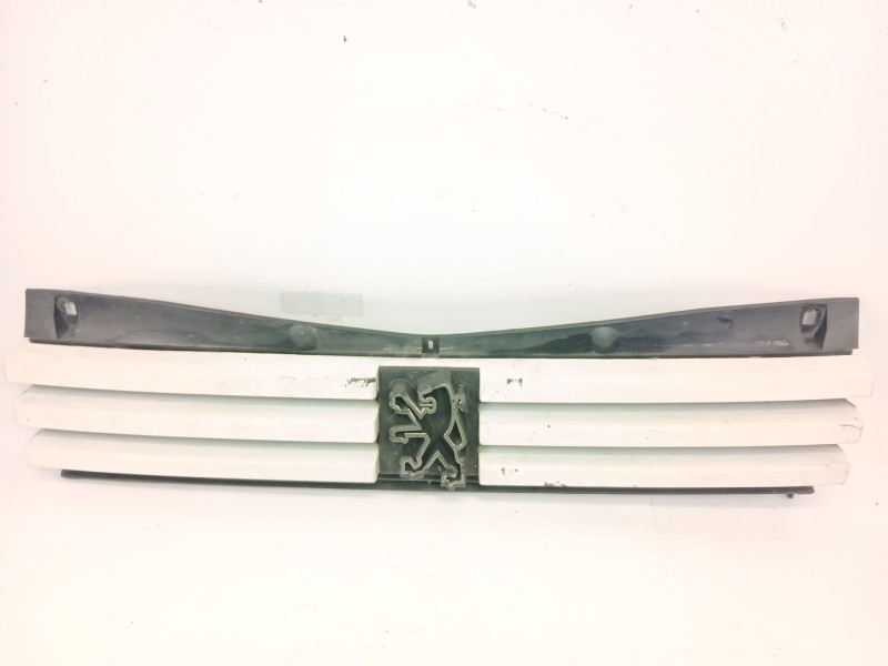 Recambio de rejilla delantera para peugeot 205 ii (20a/c) 1.1 xa referencia OEM IAM 9253108580  
