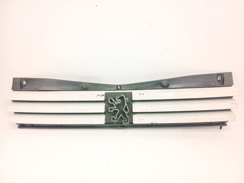 Recambio de rejilla delantera para peugeot 205 ii (20a/c) 1.1 xa referencia OEM IAM 9253108580  