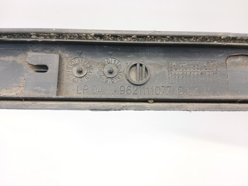Recambio de moldura para peugeot 306 break (7e, n3, n5) 1.9 td referencia OEM IAM 9621111077  