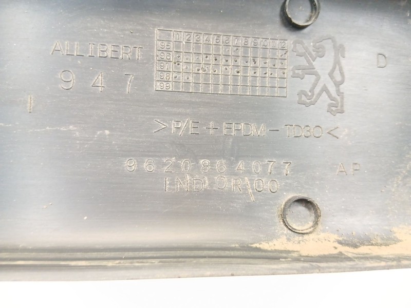 Recambio de moldura para peugeot partner furgoneta/monovolumen (5_, g_) 1.9 d referencia OEM IAM 9620864077  