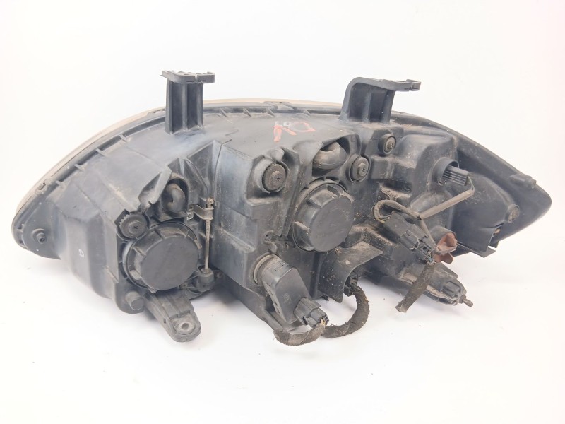Recambio de faro derecho para ssangyong rodius i 2.7 xdi referencia OEM IAM   