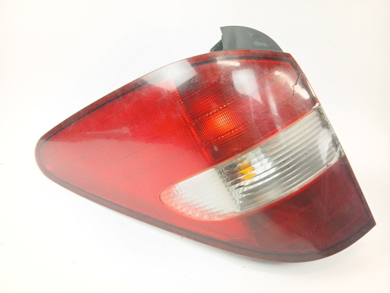 Recambio de piloto trasero izquierdo para ssangyong rodius i 2.7 xdi referencia OEM IAM   
