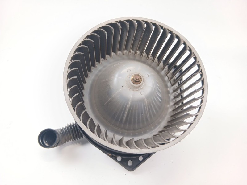 Recambio de motor calefaccion para ssangyong rodius i 2.7 xdi referencia OEM IAM 40510400  