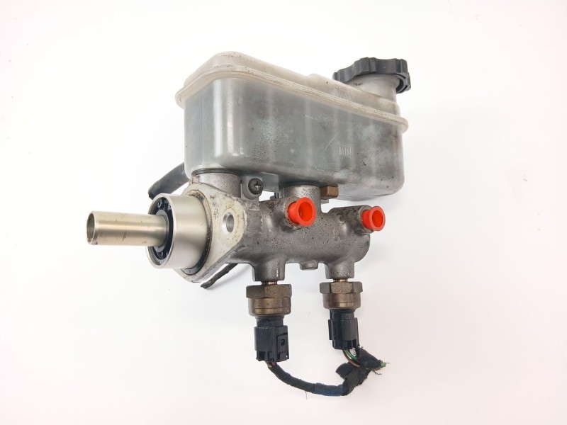 Recambio de bomba freno para ssangyong rodius i 2.7 xdi referencia OEM IAM BM111098  