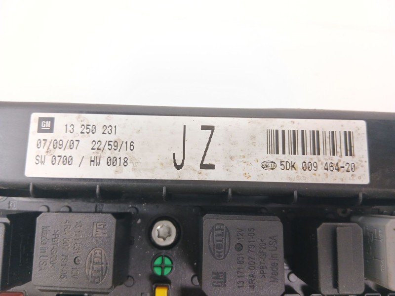Recambio de caja reles / fusibles para opel astra h gtc (a04) 1.8 (l08) referencia OEM IAM 13250231  