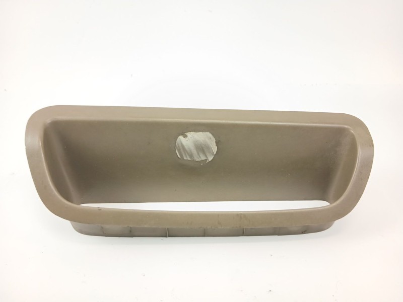 Recambio de moldura para ssangyong rodius i 2.7 xdi referencia OEM IAM   