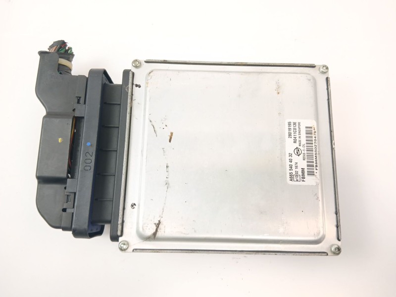 Recambio de centralita motor uce para ssangyong rodius i 2.7 xdi referencia OEM IAM 28019195  