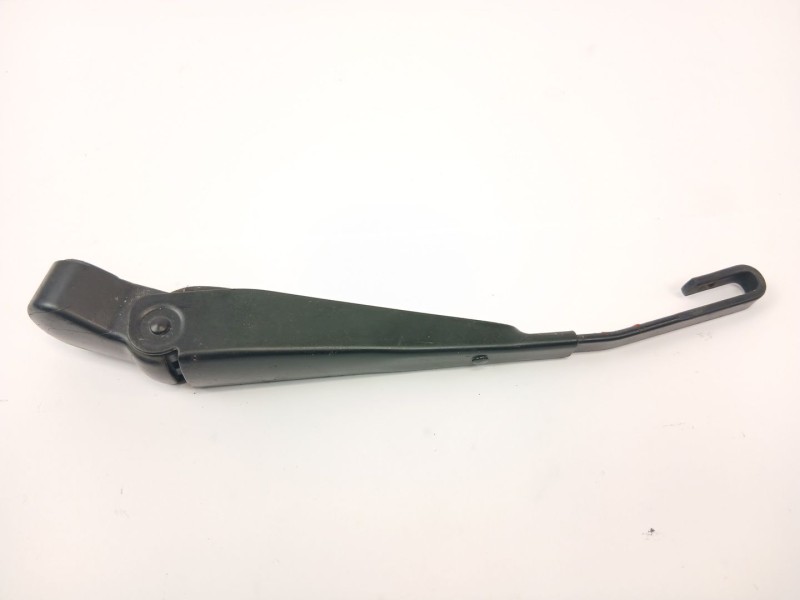 Recambio de brazo limpia trasero para ssangyong rodius i 2.7 xdi referencia OEM IAM   