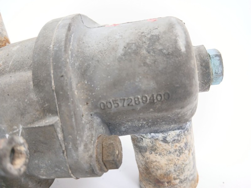 Recambio de caja termostato para peugeot 205 ii (20a/c) 1.1 xa referencia OEM IAM 0057289400  