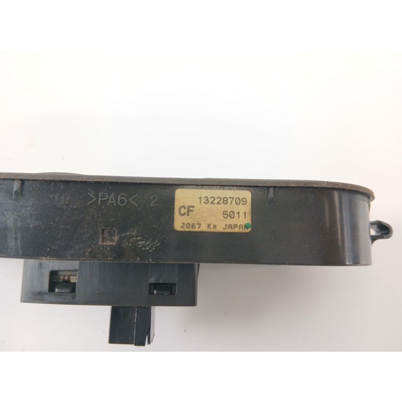 Recambio de mando elevalunas delantero derecho para opel astra h gtc (a04) 1.8 (l08) referencia OEM IAM 13228709  