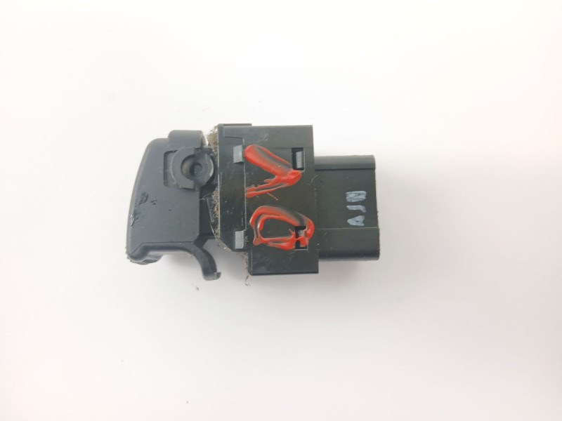 Recambio de mando elevalunas trasero derecho para kia carens i monospace (fc, fj) 2.0 crdi referencia OEM IAM   