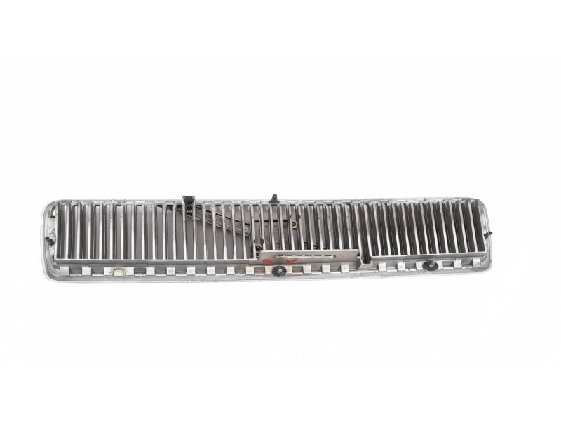 Recambio de rejilla delantera para volvo serie 460 1.9 td referencia OEM IAM 467366  