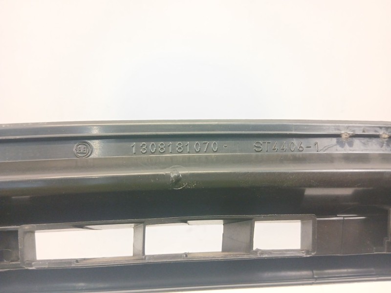 Recambio de rejilla delantera para peugeot boxer caja/chasis 2.2 hdi 130 referencia OEM IAM 1308181070  