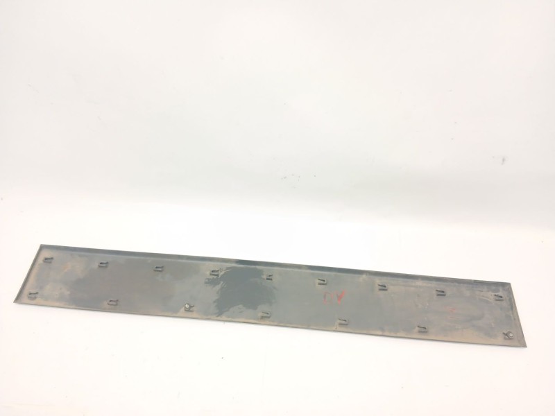 Recambio de moldura para peugeot boxer caja/chasis 2.2 hdi 130 referencia OEM IAM 1306606070  