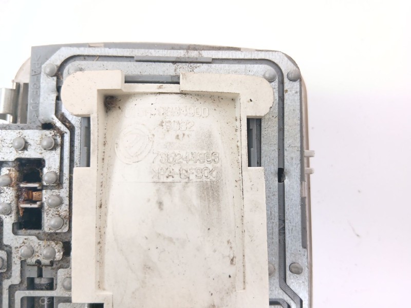 Recambio de luz interior para peugeot boxer caja/chasis 2.2 hdi 130 referencia OEM IAM 735244963  