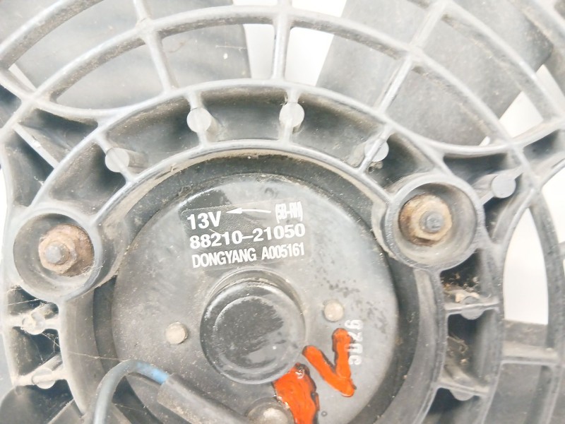 Recambio de electroventilador para ssangyong rodius i 2.7 xdi referencia OEM IAM 8821021050  