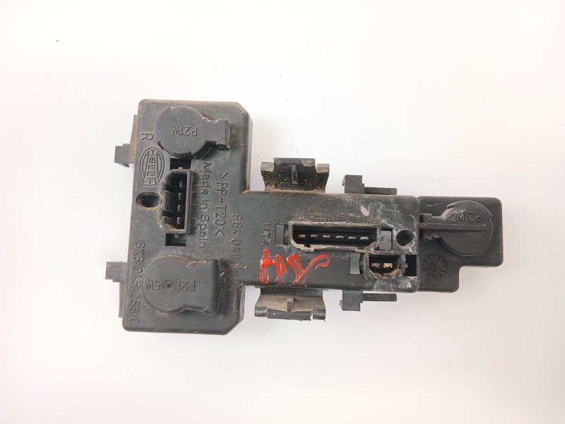 Recambio de portalamparas para seat ibiza ii (6k1) 1.9 sdi referencia OEM IAM 6K6945258  
