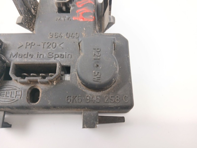 Recambio de portalamparas para seat ibiza ii (6k1) 1.9 sdi referencia OEM IAM 6K6945258  