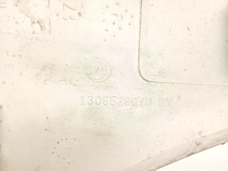 Recambio de moldura para peugeot boxer caja/chasis 2.2 hdi 130 referencia OEM IAM 1306528070  