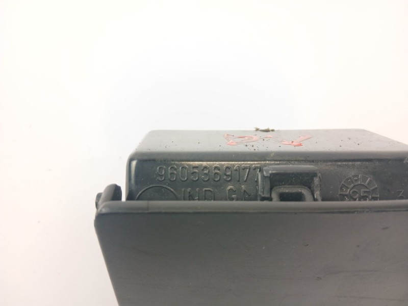 Recambio de cenicero para citroën zx (n2) 1.9 d referencia OEM IAM 9605369177  