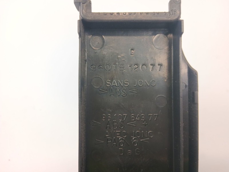 Recambio de moldura para citroën zx (n2) 1.9 d referencia OEM IAM 9607812077  