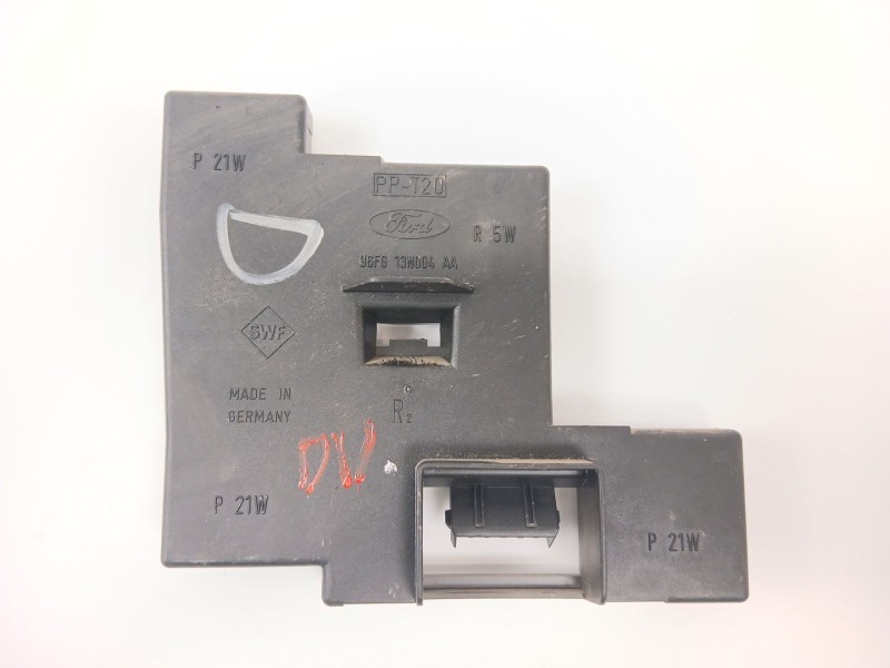 Recambio de portalamparas para ford fiesta iv (ja_, jb_) 1.8 d referencia OEM IAM 13N004AA  