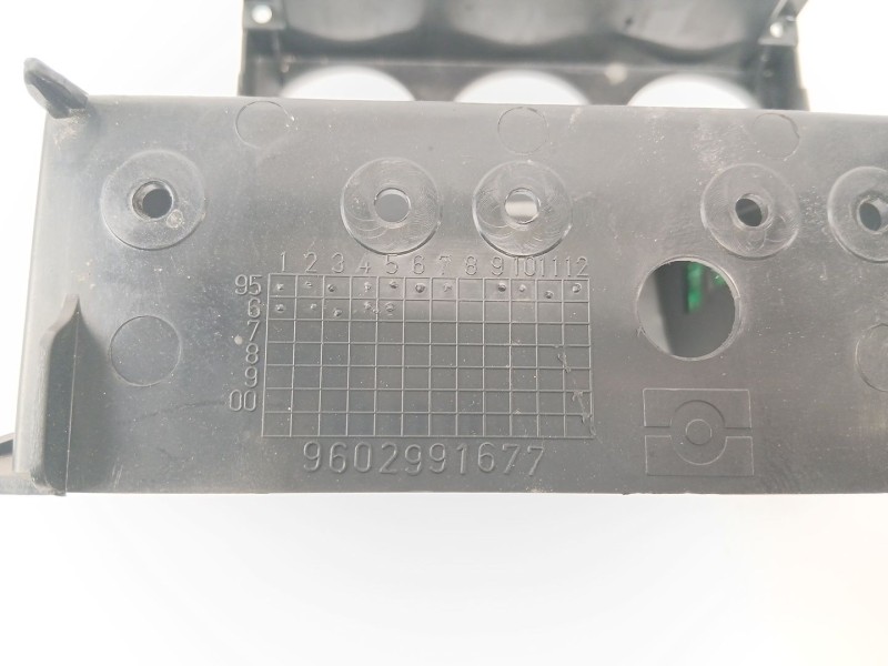 Recambio de consola central para citroën zx (n2) 1.9 d referencia OEM IAM 9602991677  
