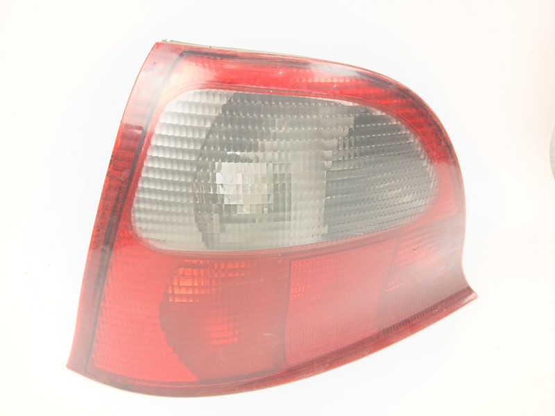 Recambio de piloto trasero izquierdo para rover 200 ii hatchback (rf) 220 d/sd referencia OEM IAM   