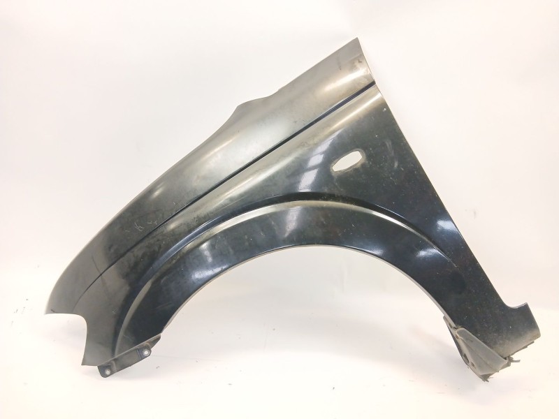Recambio de aleta delantera izquierda para ssangyong rodius i 2.7 xdi referencia OEM IAM   