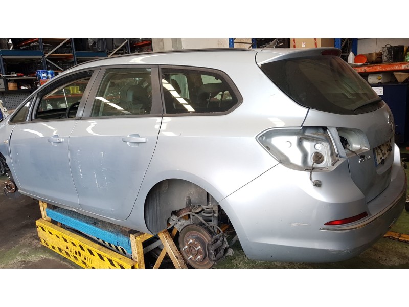 opel astra j sports tourer (p10) del año 2015