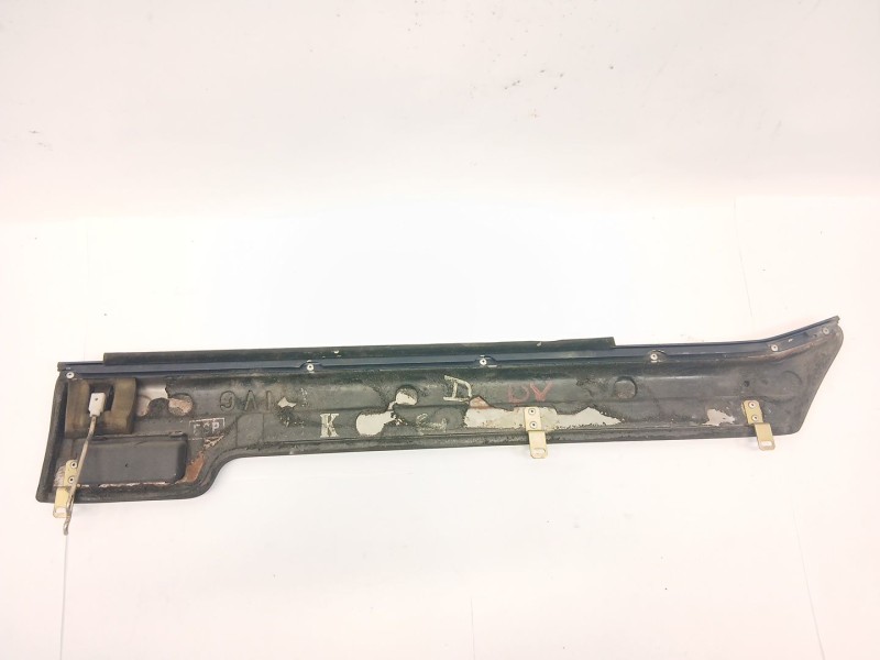 Recambio de moldura para seat 131 (131a) 2.4 diesel referencia OEM IAM   