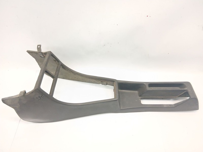 Recambio de consola central para seat 131 (131a) 2.4 diesel referencia OEM IAM   