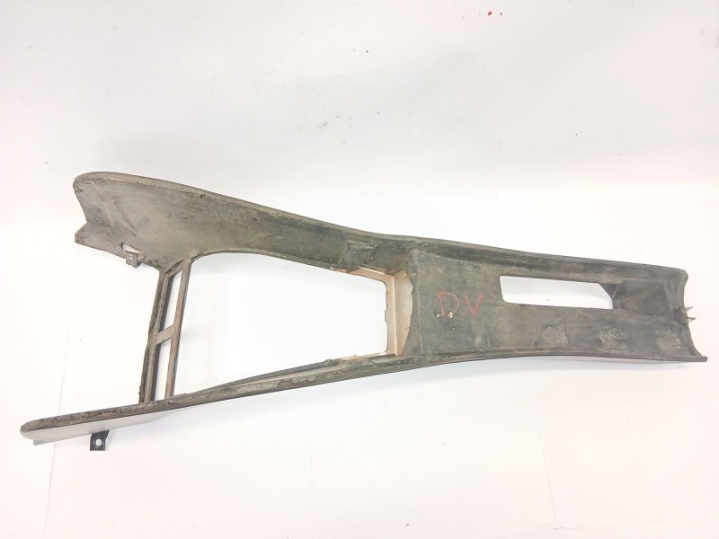 Recambio de consola central para seat 131 (131a) 2.4 diesel referencia OEM IAM   