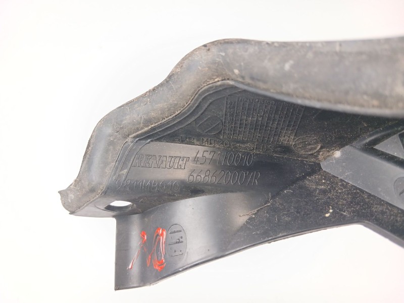 Recambio de moldura para renault megane ii (bm0/1_, cm0/1_) 1.9 dci referencia OEM IAM 668620007R  