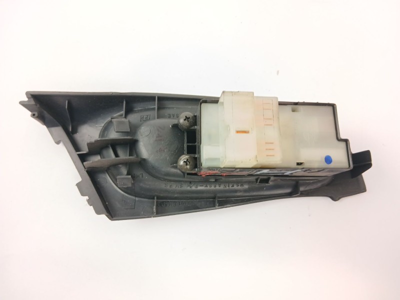 Recambio de mando elevalunas delantero izquierdo para nissan almera ii (n16) 2.2 dci referencia OEM IAM 80961BM500  