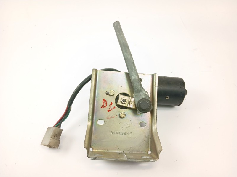 Recambio de motor limpia delantero para nissan trade caja/chasis 2.8 d referencia OEM IAM 015062580  