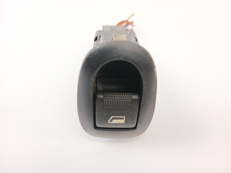 Recambio de mando elevalunas trasero izquierdo para peugeot 406 (8b) 2.0 hdi 110 referencia OEM IAM 25943  