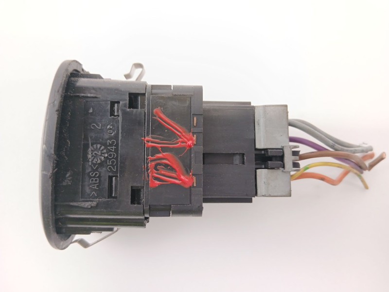 Recambio de mando elevalunas trasero izquierdo para peugeot 406 (8b) 2.0 hdi 110 referencia OEM IAM 25943  