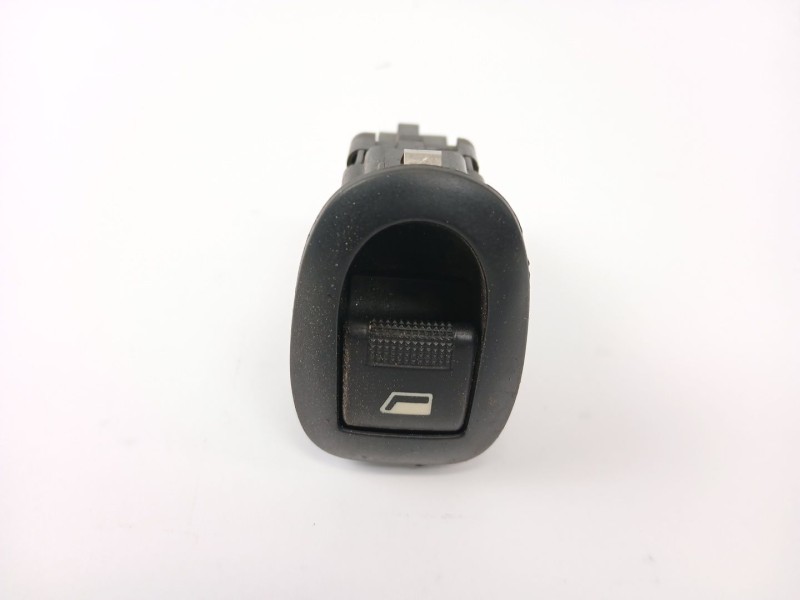 Recambio de mando elevalunas trasero derecho para peugeot 406 (8b) 2.0 hdi 110 referencia OEM IAM 25943  
