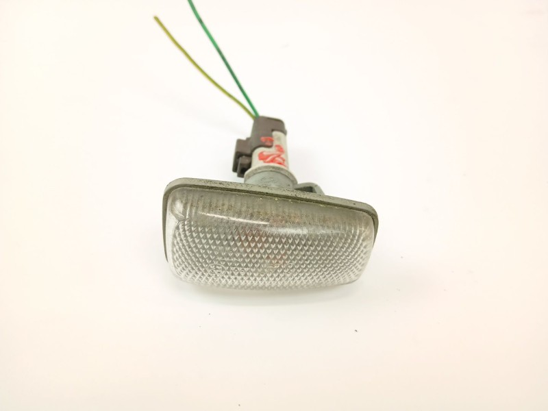 Recambio de piloto lateral izquierdo para peugeot 406 (8b) 2.0 hdi 110 referencia OEM IAM   