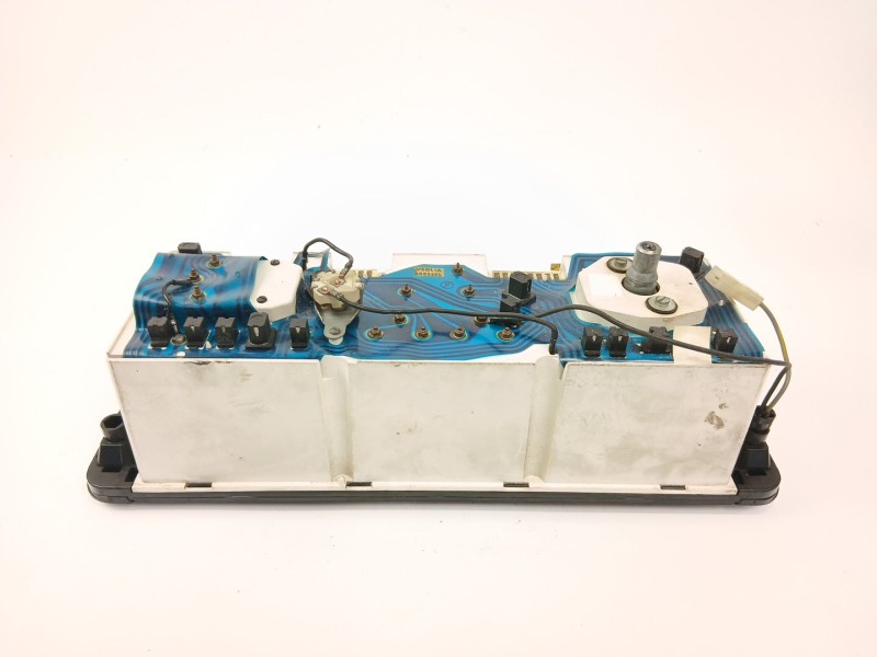 Recambio de cuadro instrumentos para seat 131 (131a) 2.4 diesel referencia OEM IAM   