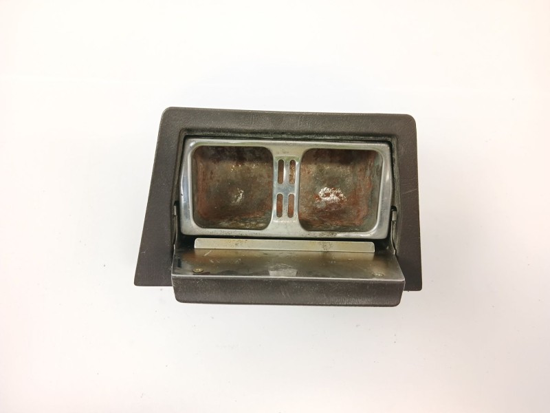 Recambio de cenicero para seat 131 (131a) 2.4 diesel referencia OEM IAM   